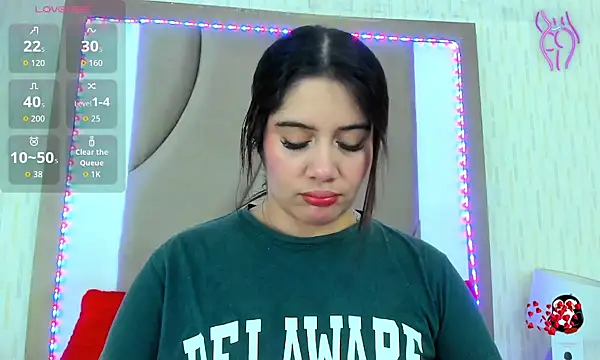 Snapshot of ThyaraJhons chatting on 09/25/25, 12:09 ThyaraJhons online show from 09/25/25, 12:09