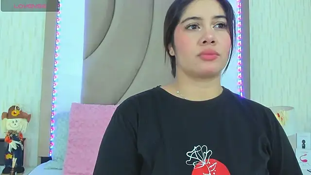 Snapshot of ThyaraJhons chatting on 10/22/25, 12:16 ThyaraJhons online show from 10/22/25, 12:16