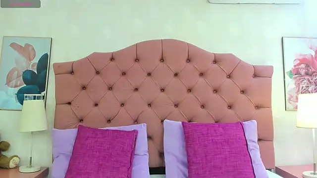 Snapshot of ThyaraJhons chatting on 06/26/26, 11:58 ThyaraJhons online show from 06/26/26, 11:58
