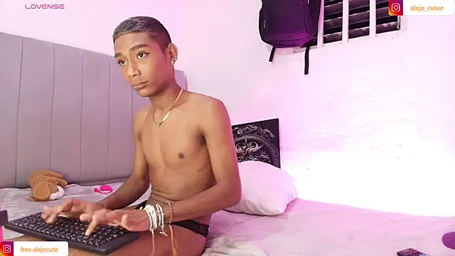 alejo cute online show from 02/06/25, 04:21