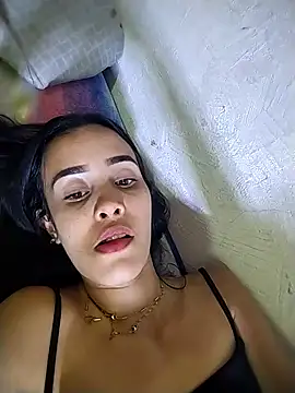 Snapshot of The-quee22 chatting on 11/02/25, 05:04 The-quee22 online show from 11/02/25, 05:04