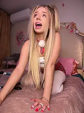 Snapshot of maddisonblush chatting on 12/14/25, 06:12 maddisonblush online show from 12/14/25, 06:12