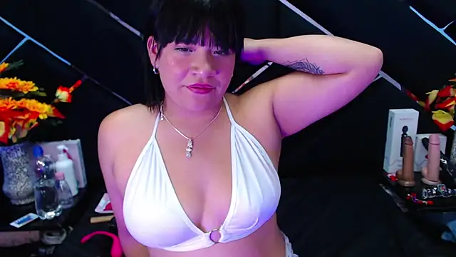 Snapshot of Amy_hoy69 chatting on 02/16/25, 06:54 Amy hoy69 online show from 02/16/25, 06:54