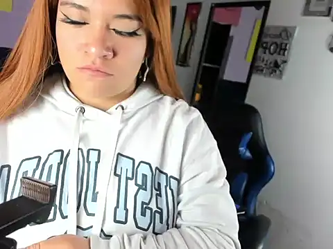 Snapshot of Amy_hoy69 chatting on 09/11/25, 02:55 Amy hoy69 online show from 09/11/25, 02:55