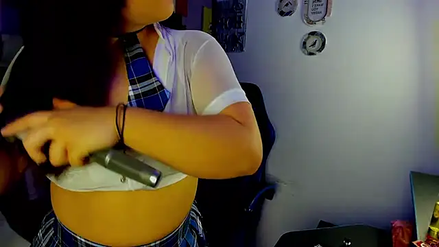 Snapshot of Amy_hoy69 chatting on 09/13/25, 02:22 Amy hoy69 online show from 09/13/25, 02:22