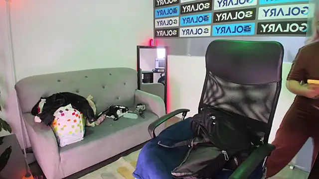 Snapshot of Amy_hoy69 chatting on 09/19/25, 02:35 Amy hoy69 online show from 09/19/25, 02:35