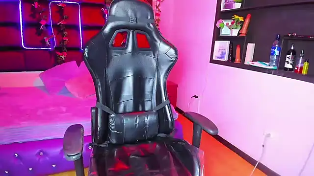 Snapshot of Amy_hoy69 chatting on 10/19/25, 12:50 Amy hoy69 online show from 10/19/25, 12:50