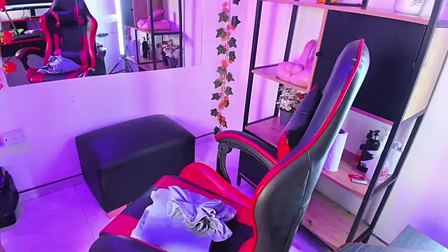 Snapshot of Amy_hoy69 chatting on 10/29/25, 02:58 Amy hoy69 online show from 10/29/25, 02:58