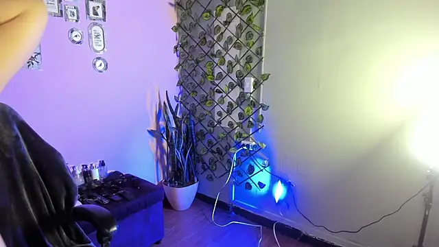 Snapshot of Amy_hoy69 chatting on 11/12/25, 03:18 Amy hoy69 online show from 11/12/25, 03:18