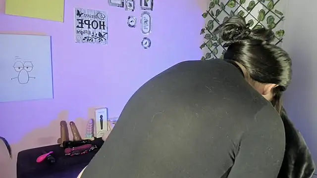 Snapshot of Amy_hoy69 chatting on 11/26/25, 02:45 Amy hoy69 online show from 11/26/25, 02:45