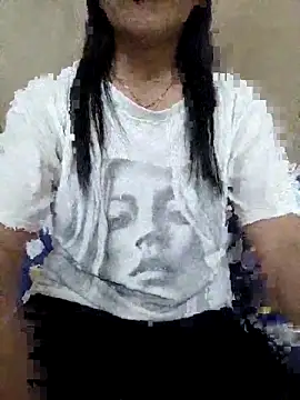 Snapshot of Asian_girl13 chatting on 12/14/25, 08:52 Asian girl13 online show from 12/14/25, 08:52