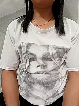 Snapshot of Asian_girl13 chatting on 03/04/26, 01:00 Asian girl13 online show from 03/04/26, 01:00