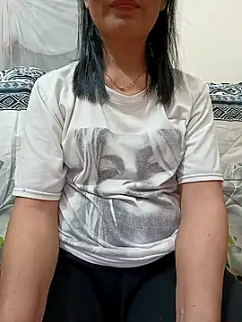 Snapshot of Asian_girl13 chatting on 03/17/26, 02:20 Asian girl13 online show from 03/17/26, 02:20