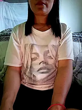 Snapshot of Asian_girl13 chatting on 04/08/26, 08:14 Asian girl13 online show from 04/08/26, 08:14