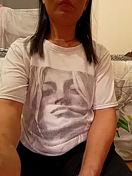 Snapshot of Asian_girl13 chatting on 04/08/26, 11:27 Asian girl13 online show from 04/08/26, 11:27