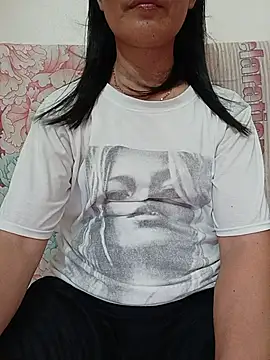 Snapshot of Asian_girl13 chatting on 06/03/26, 02:33 Asian girl13 online show from 06/03/26, 02:33