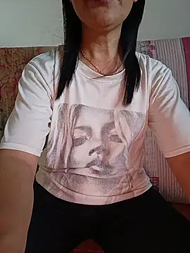Snapshot of Asian_girl13 chatting on 06/07/26, 01:43 Asian girl13 online show from 06/07/26, 01:43