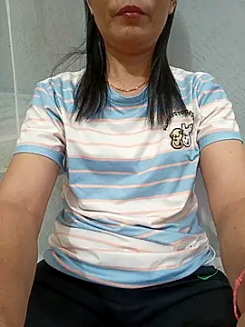 Snapshot of Asian_girl13 chatting on 06/10/26, 10:30 Asian girl13 online show from 06/10/26, 10:30
