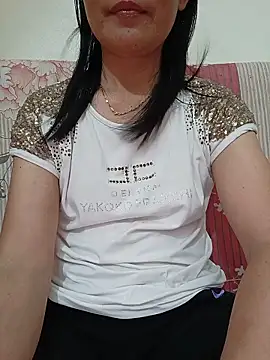 Snapshot of Asian_girl13 chatting on 06/14/26, 03:03 Asian girl13 online show from 06/14/26, 03:03