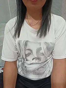 Snapshot of Asian_girl13 chatting on 06/25/26, 11:20 Asian girl13 online show from 06/25/26, 11:20