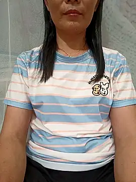 Snapshot of Asian_girl13 chatting on 06/30/26, 01:56 Asian girl13 online show from 06/30/26, 01:56
