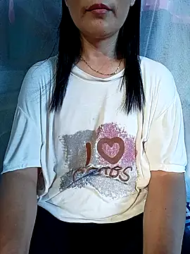 Snapshot of Asian_girl13 chatting on 07/13/26, 01:41 Asian girl13 online show from 07/13/26, 01:41