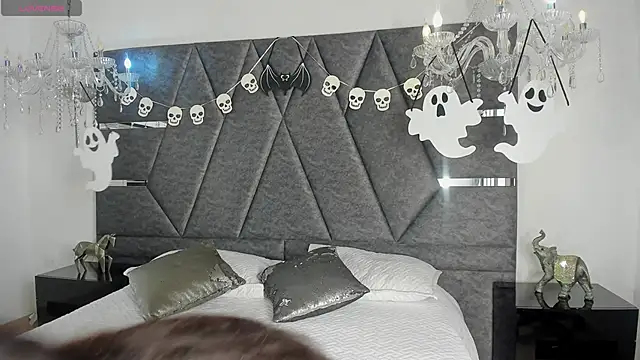 IsabellaGrey19 online show from 10/17/25, 07:16