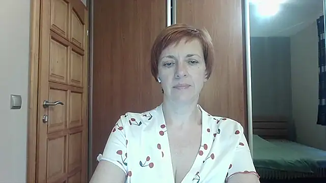 Snapshot of LoraLoraMay chatting on 06/13/26, 05:55 LoraLoraMay online show from 06/13/26, 05:55