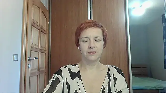 Snapshot of LoraLoraMay chatting on 07/08/26, 01:04 LoraLoraMay online show from 07/08/26, 01:04