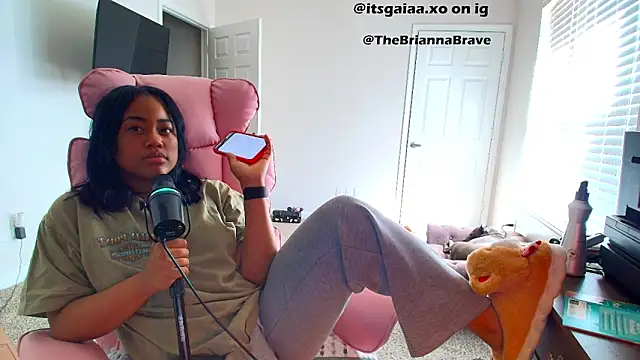 BriannaBrave online show from 02/13/26, 07:54