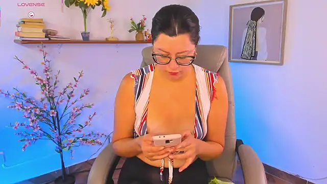 Chanelll Taylorr  online show from 04/26/26, 02:04