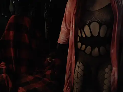 Snapshot of Angiedush_official chatting on 04/24/26, 04:15 Angiedush official online show from 04/24/26, 04:15