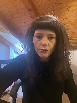 Snapshot of OniricFemme chatting on 03/04/25, 10:13 OniricFemme online show from 03/04/25, 10:13