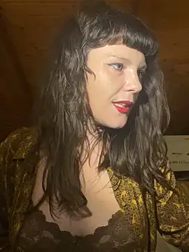 Snapshot of OniricFemme chatting on 03/07/25, 09:06 OniricFemme online show from 03/07/25, 09:06