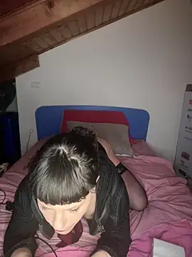 Snapshot of OniricFemme chatting on 03/15/25, 01:30 OniricFemme online show from 03/15/25, 01:30