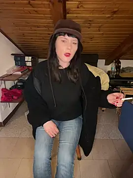 Snapshot of OniricFemme chatting on 03/17/25, 09:22 OniricFemme online show from 03/17/25, 09:22