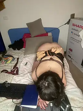 Snapshot of OniricFemme chatting on 03/19/25, 01:54 OniricFemme online show from 03/19/25, 01:54