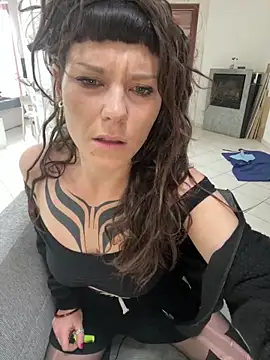 Snapshot of OniricFemme chatting on 11/01/25, 09:22 OniricFemme online show from 11/01/25, 09:22