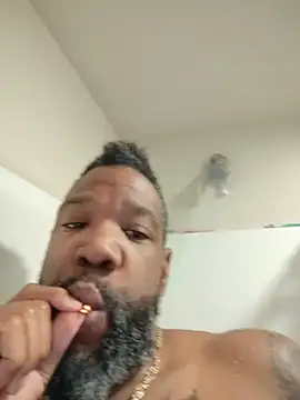 Snapshot of 3prettyboy3 chatting on 04/04/26, 11:35 3prettyboy3 online show from 04/04/26, 11:35