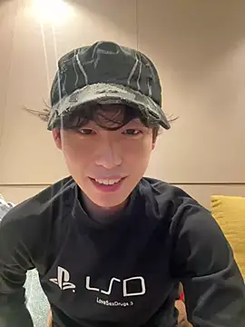 Snapshot of 1a1a1alll chatting on 02/10/25, 02:16 1a1a1alll online show from 02/10/25, 02:16