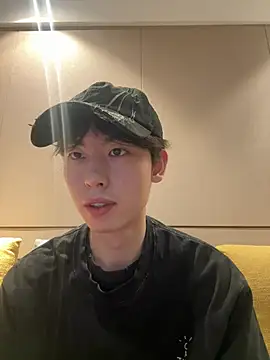 Snapshot of 1a1a1alll chatting on 02/27/25, 02:43 1a1a1alll online show from 02/27/25, 02:43