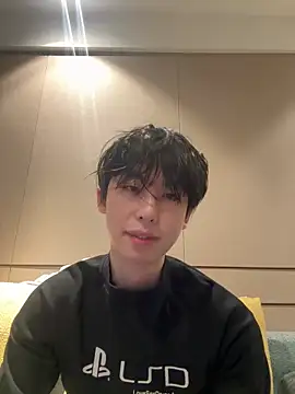 Snapshot of 1a1a1alll chatting on 03/17/25, 02:12 1a1a1alll online show from 03/17/25, 02:12