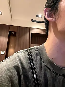 Snapshot of 1a1a1alll chatting on 09/17/25, 03:03 1a1a1alll online show from 09/17/25, 03:03