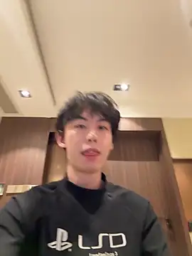 Snapshot of 1a1a1alll chatting on 10/21/25, 02:40 1a1a1alll online show from 10/21/25, 02:40