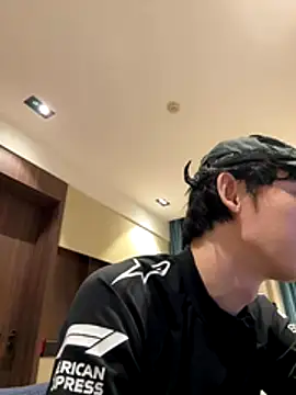 Snapshot of 1a1a1alll chatting on 11/12/25, 03:12 1a1a1alll online show from 11/12/25, 03:12