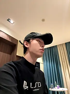 Snapshot of 1a1a1alll chatting on 12/15/25, 02:54 1a1a1alll online show from 12/15/25, 02:54