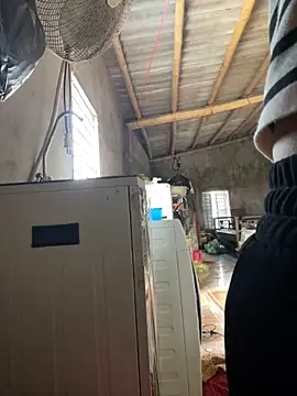 Snapshot of Milk_Mom99 chatting on 12/04/24, 03:48 Milk Mom99 online show from 12/04/24, 03:48