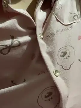 Snapshot of Milk_Mom99 chatting on 02/11/25, 06:30 Milk Mom99 online show from 02/11/25, 06:30