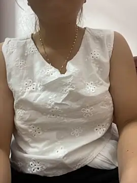 Snapshot of Milk_Mom99 chatting on 10/30/25, 03:08 Milk Mom99 online show from 10/30/25, 03:08