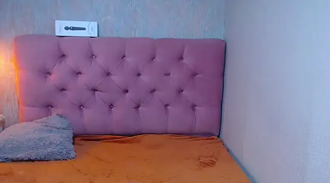 CurvyJulieth online show from 01/11/25, 11:24